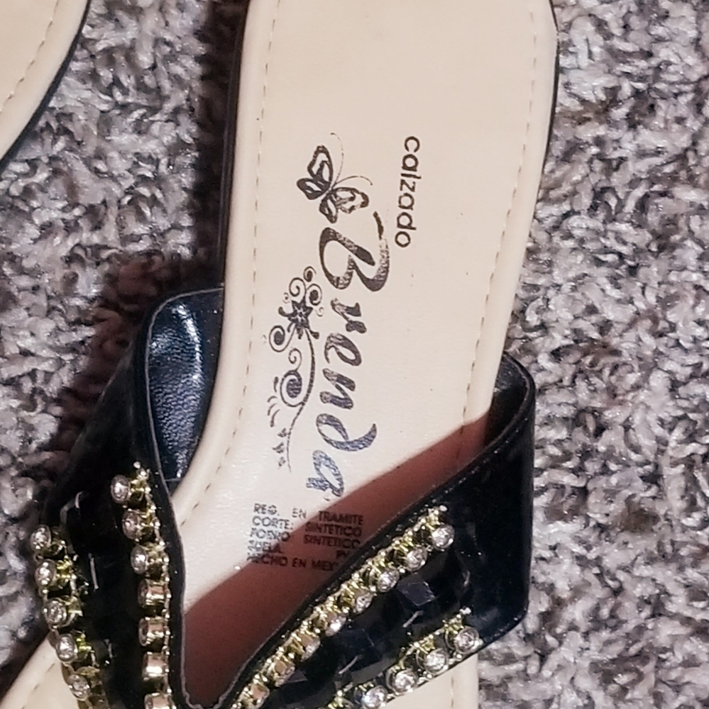 Sandals - Picture 3 of 4